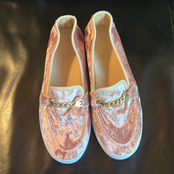 faux suede, size 8, slip on women shoe - Picture 1 of 5